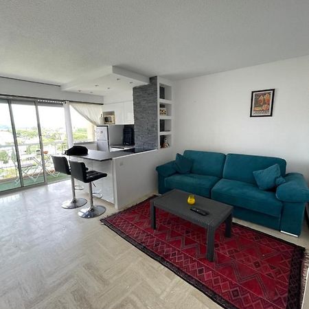 Beau Studio Dans Residence Avec Piscine Et Vue Sur La Ville - 5Min Des Plages Mandelieu Exterior foto